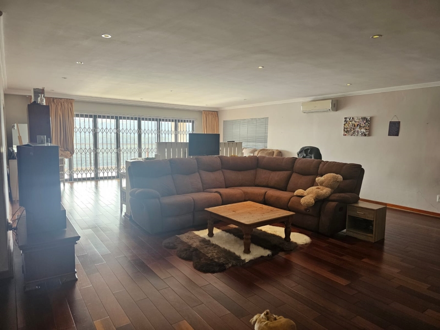 5 Bedroom Property for Sale in Gonubie North Eastern Cape